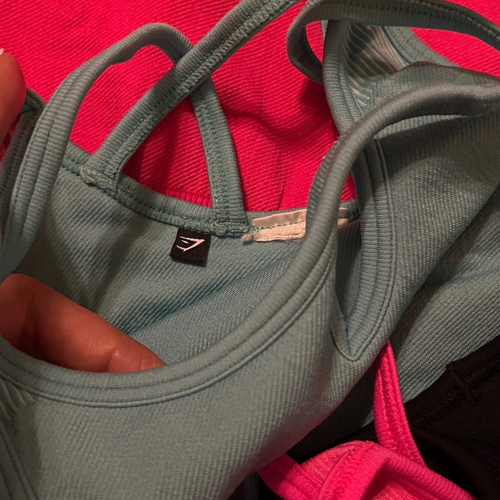 4 size Small Gymshark sports bras - Picture 4 of 6